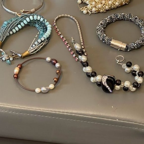 Bundle of Stretchy Bracelets - Picture 5 of 7